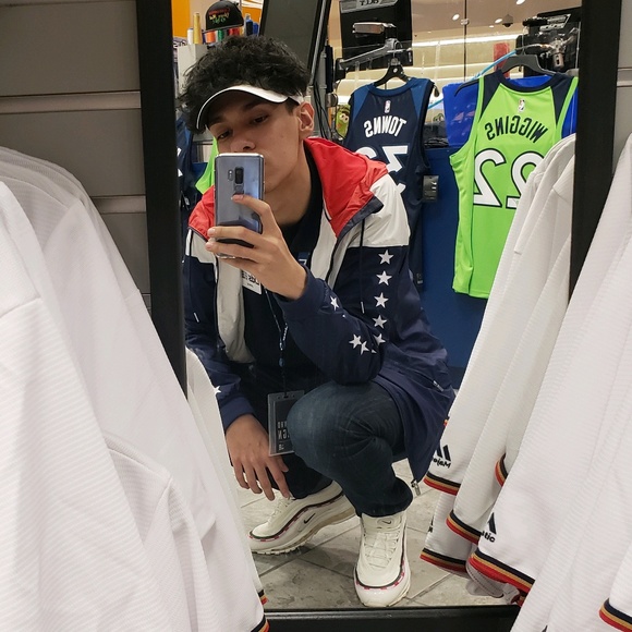 Meet your Posher, Jorge - Picture 1 of 1